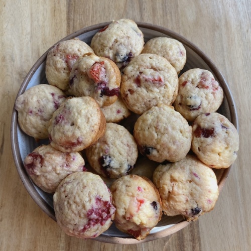 mini mixed berry jam muffins