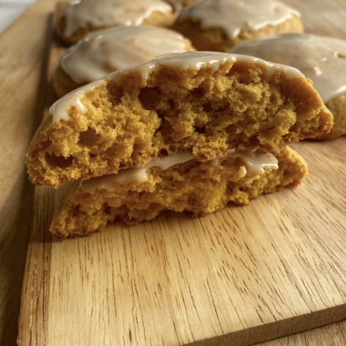 maple iced pumpkin cookies