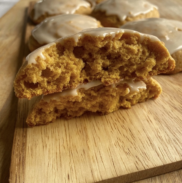 maple iced pumpkin cookies